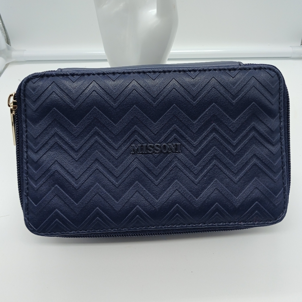 Missoni by Delta airlines navy blue toiletries bag
